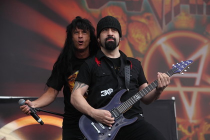 still moshing! - Fotos: Anthrax live bei Rock am Ring 2012 